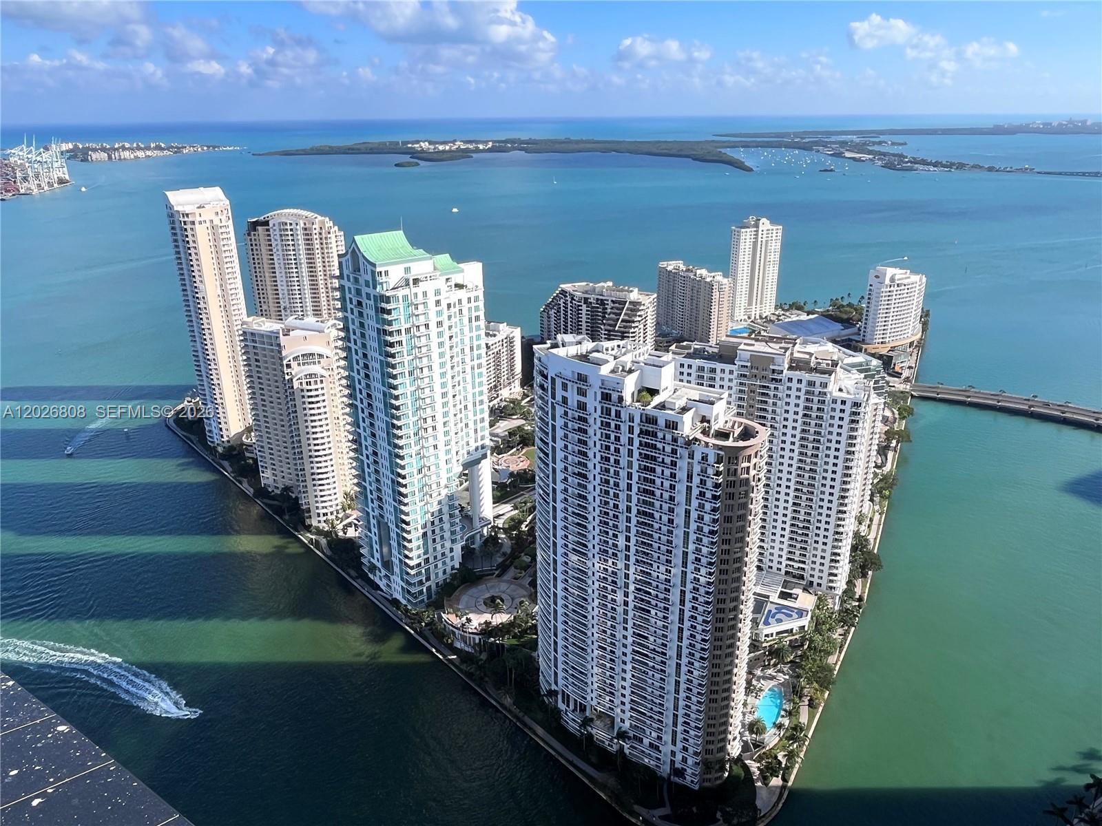 image Aston Martin Residences0