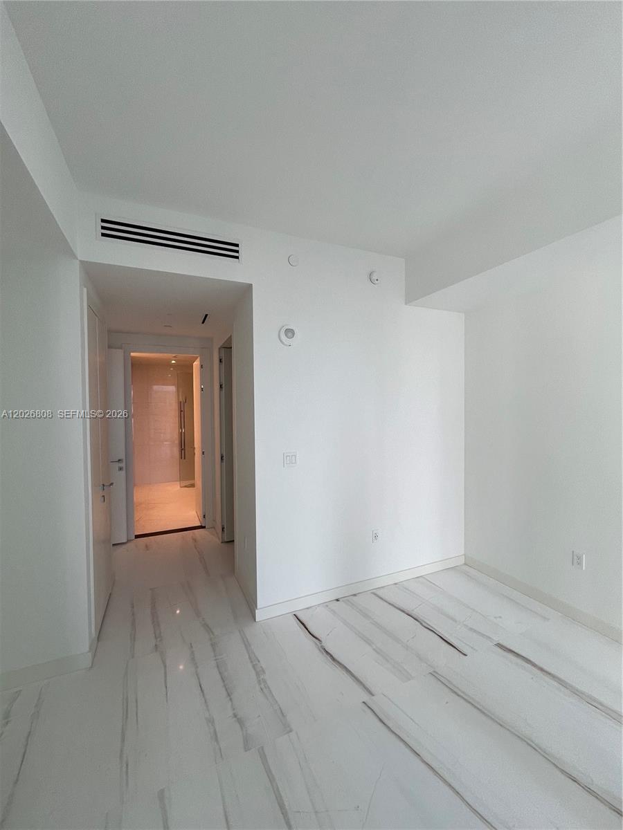 300 Biscayne Blvd Way #2509W Miami, FL 33131