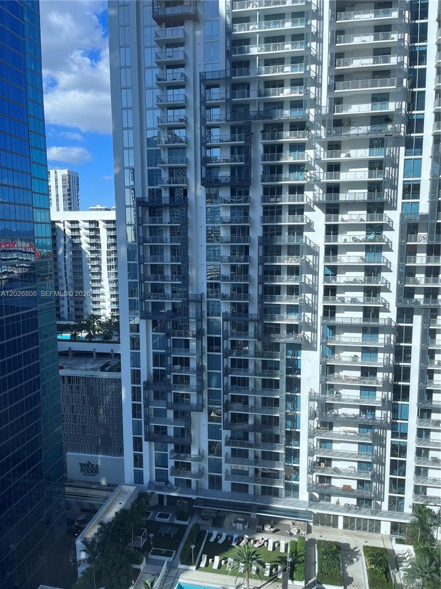 300 Biscayne Blvd Way #2509W Miami, FL 33131