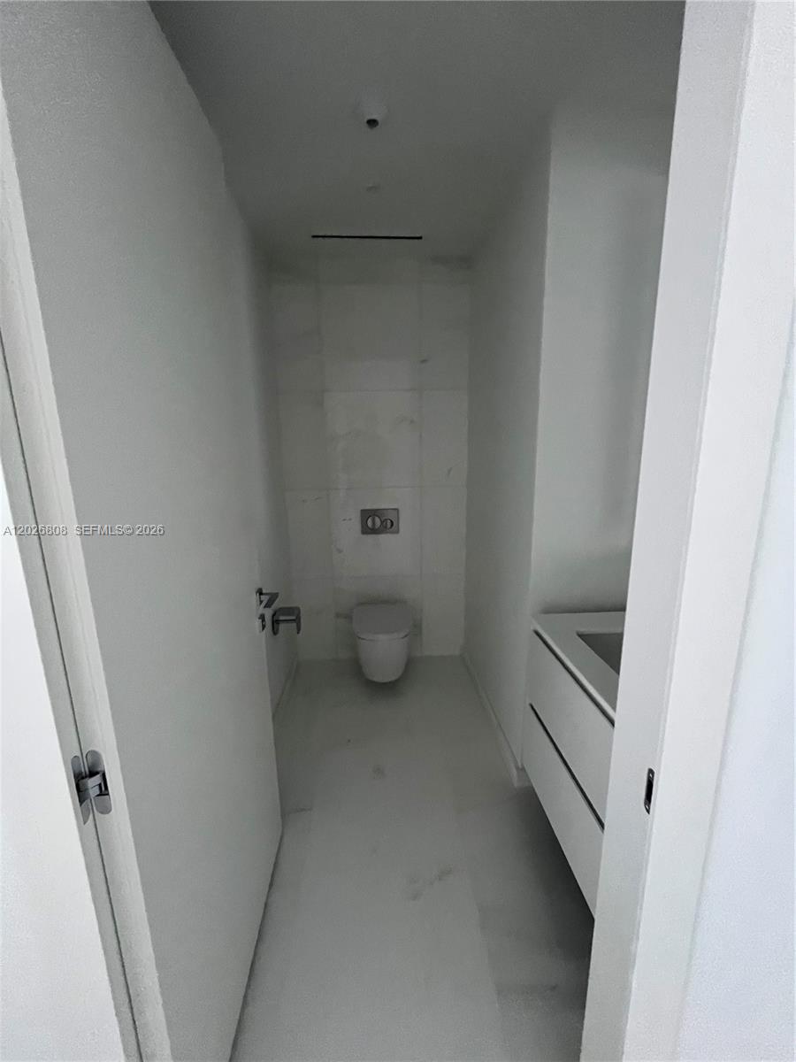 300 Biscayne Blvd Way #2509W Miami, FL 33131