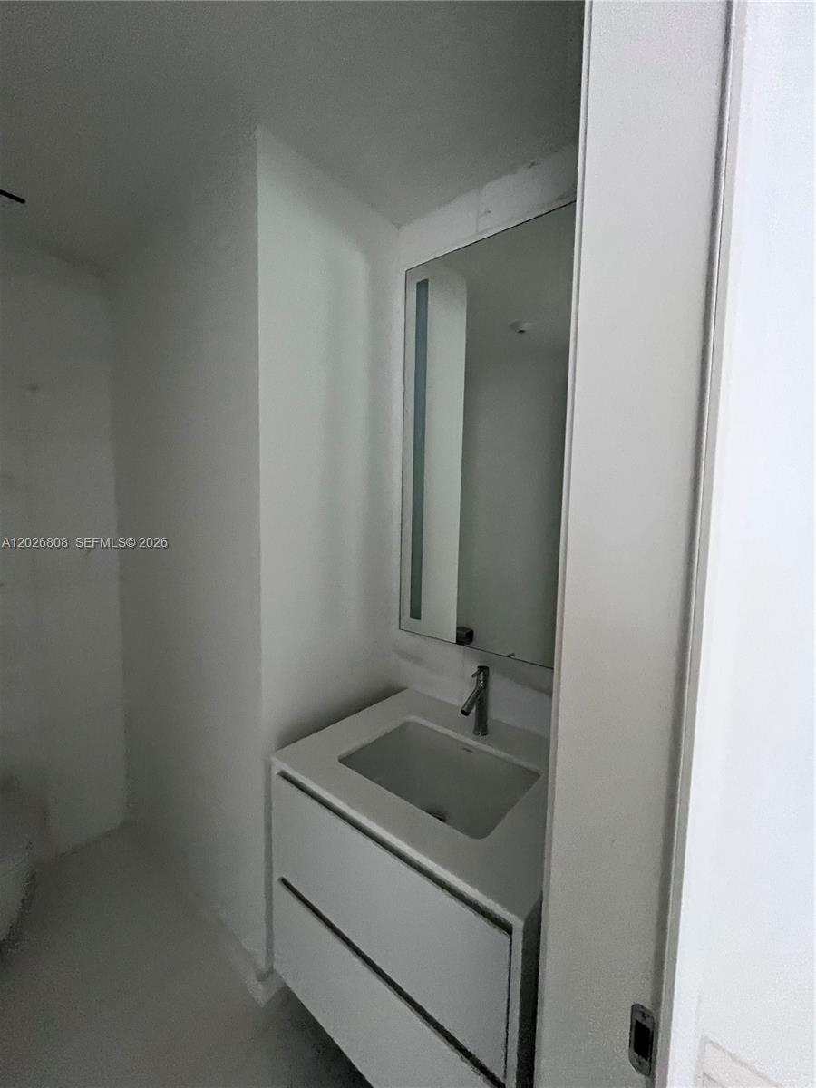 300 Biscayne Blvd Way #2509W Miami, FL 33131