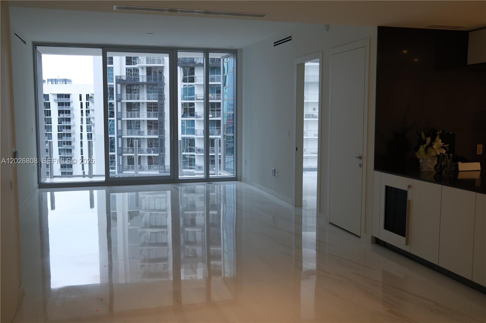 300 Biscayne Blvd Way #2509W Miami, FL 33131