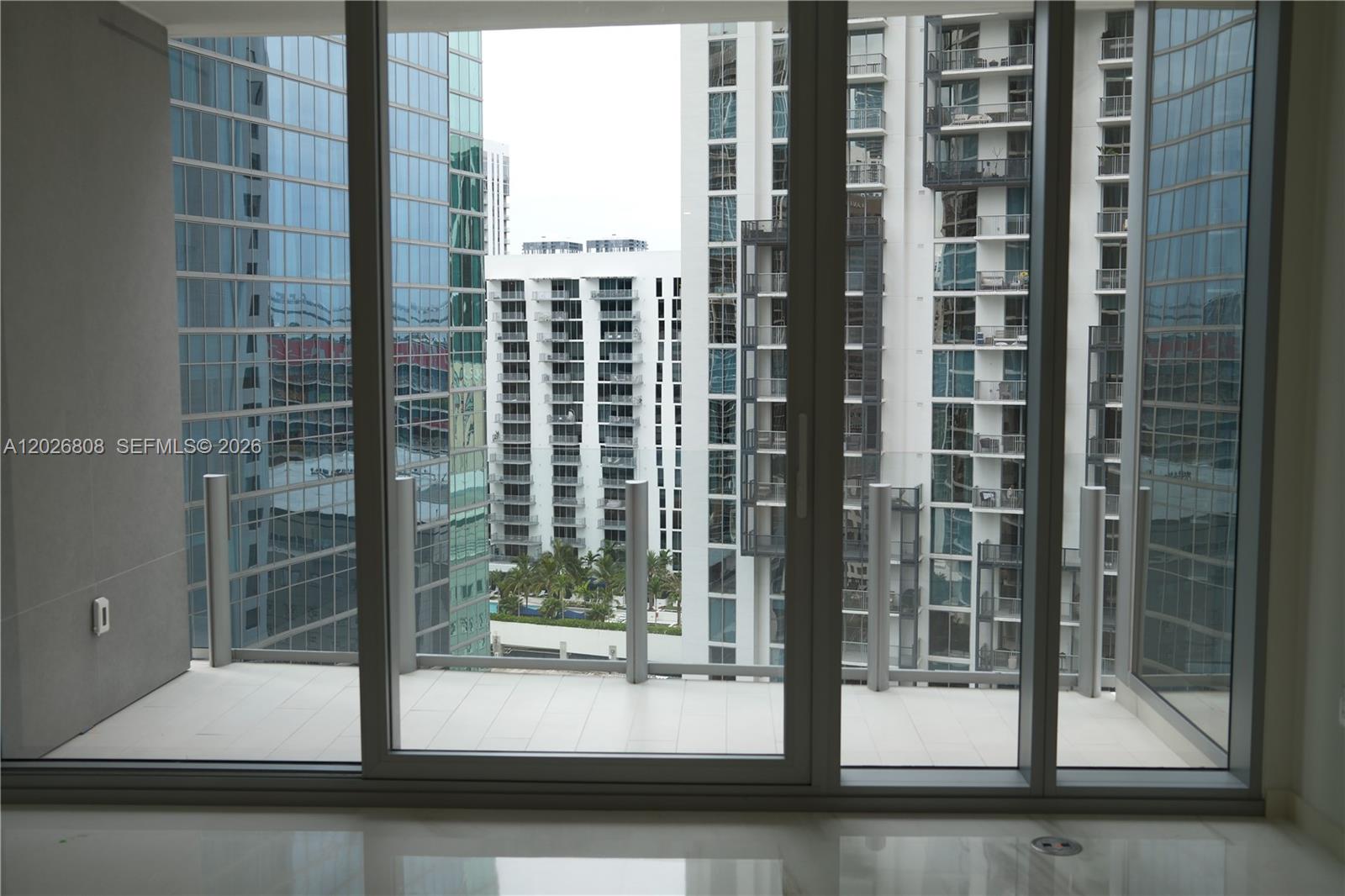 300 Biscayne Blvd Way #2509W Miami, FL 33131