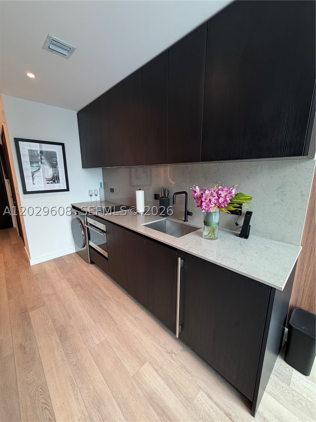 image E11EVEN Hotel & Residences2