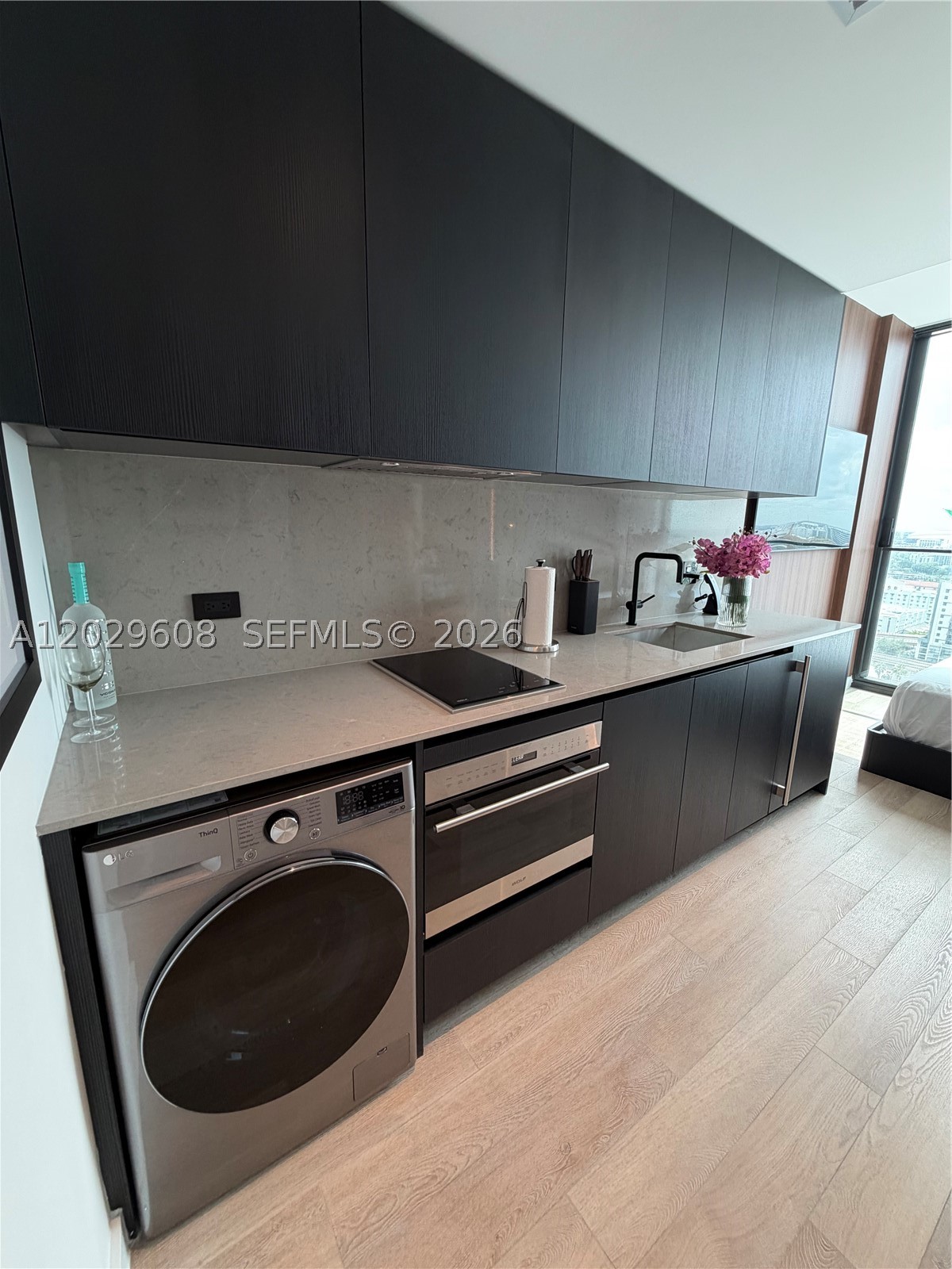 image E11EVEN Hotel & Residences4