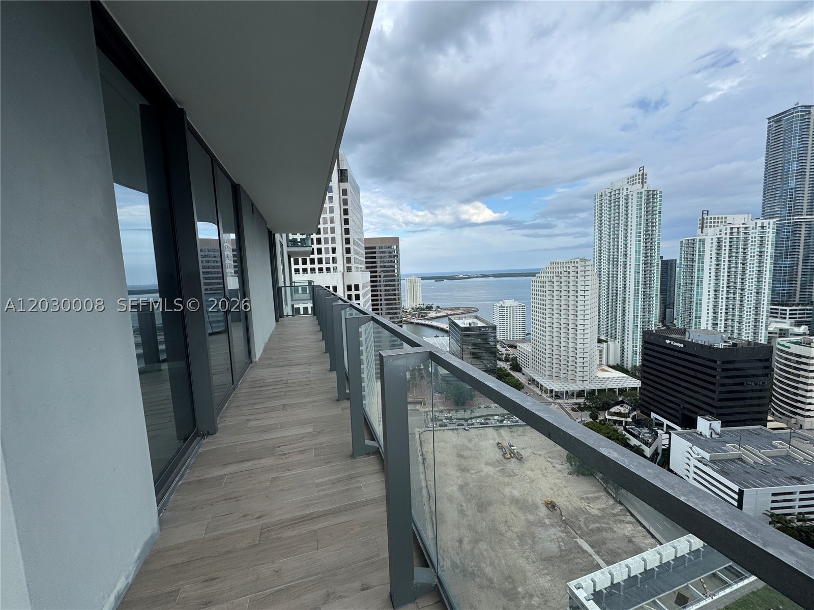 68 SE 6th St #3002