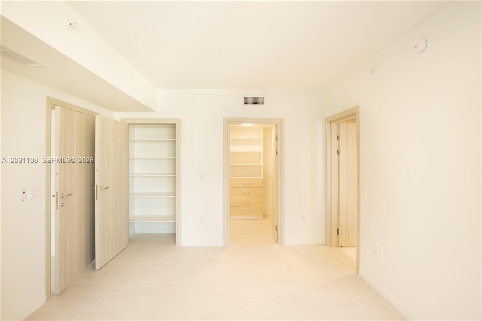 1000 Brickell Plz #4609 Miami, FL 33131