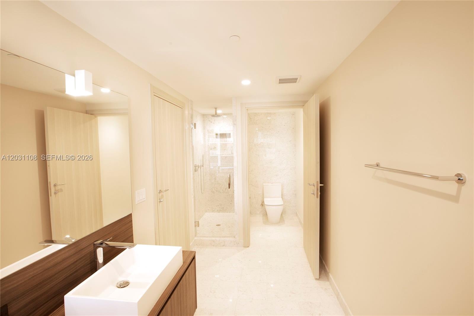 1000 Brickell Plz #4609 Miami, FL 33131
