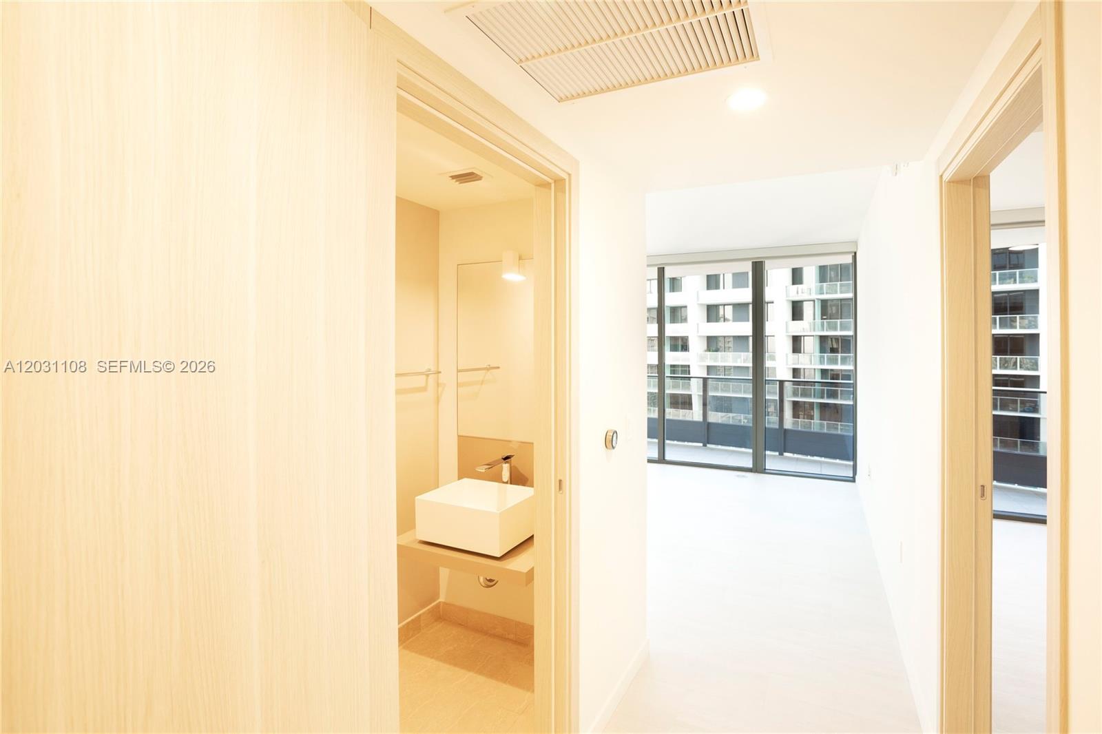 1000 Brickell Plz #4609 Miami, FL 33131