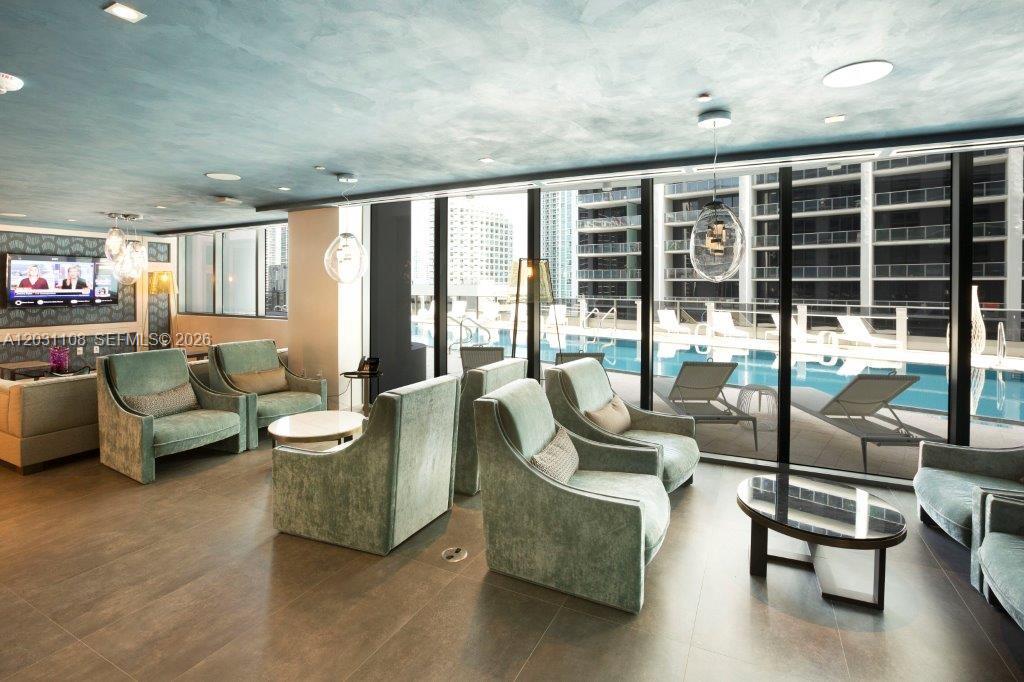 1000 Brickell Plz #4609 Miami, FL 33131