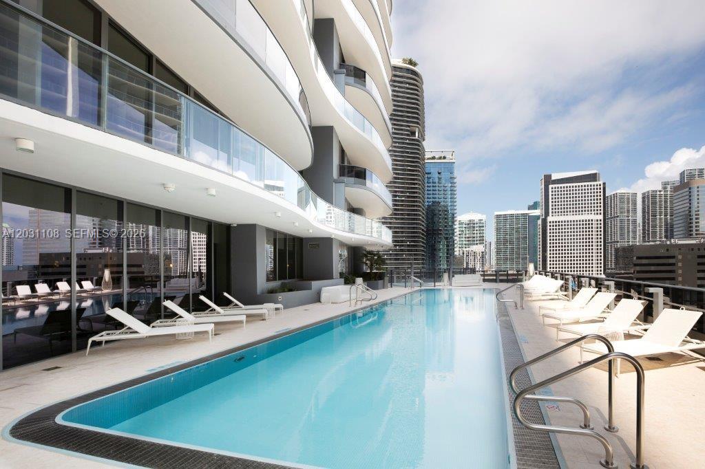 1000 Brickell Plz #4609 Miami, FL 33131