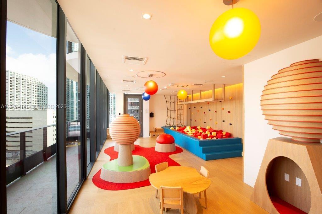 1000 Brickell Plz #4609 Miami, FL 33131