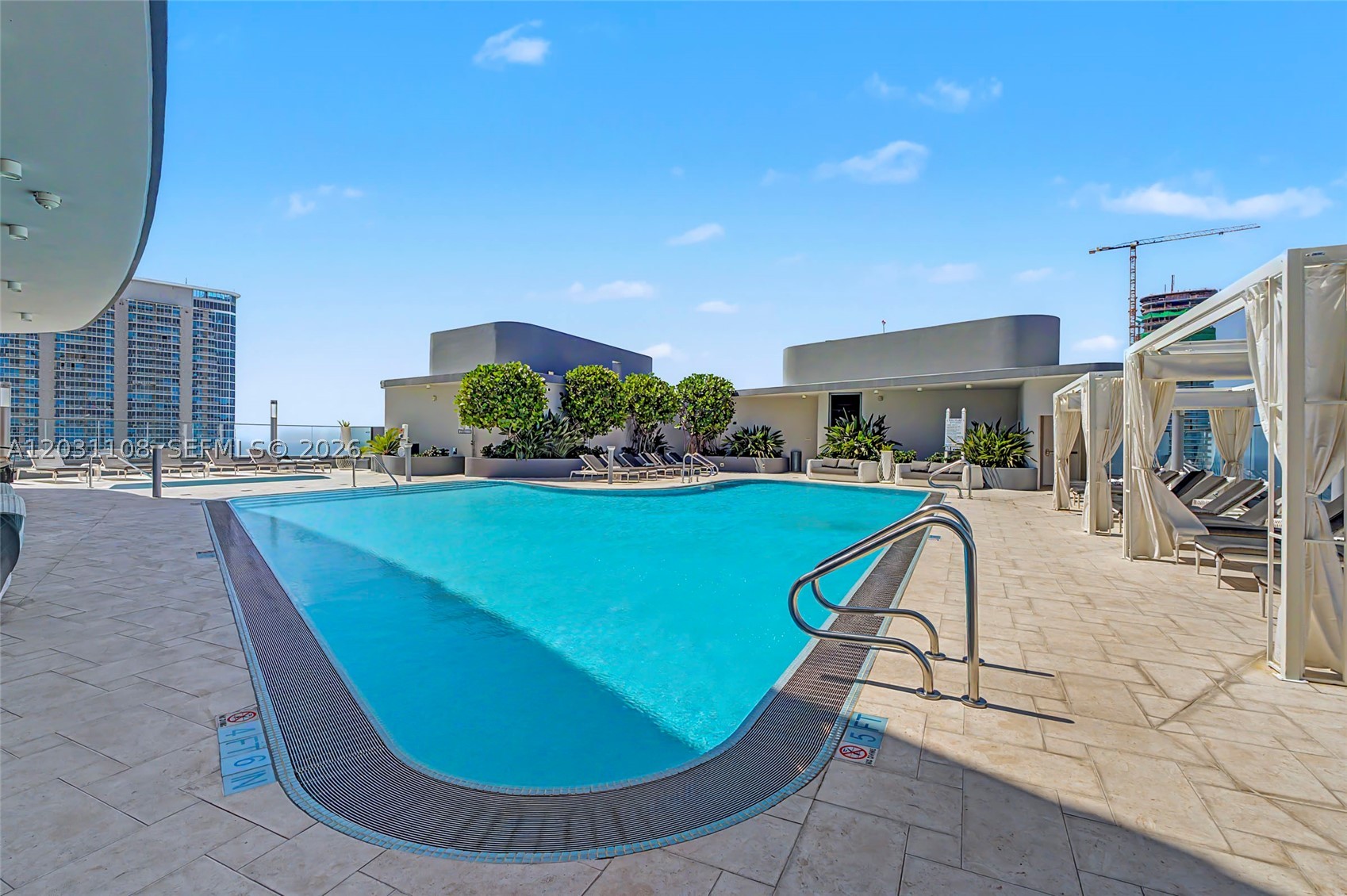 image Brickell Flatiron51