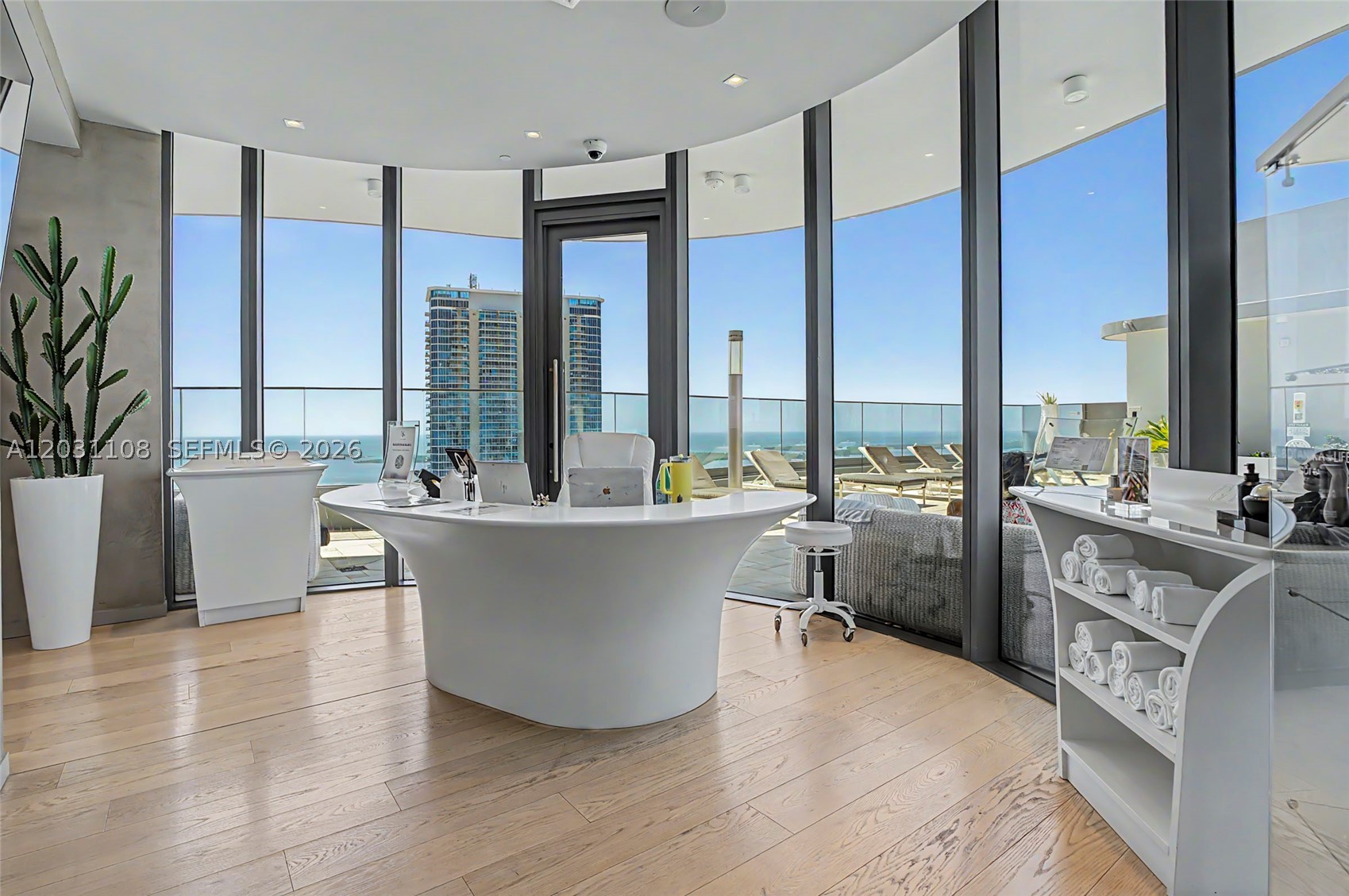 image Brickell Flatiron55