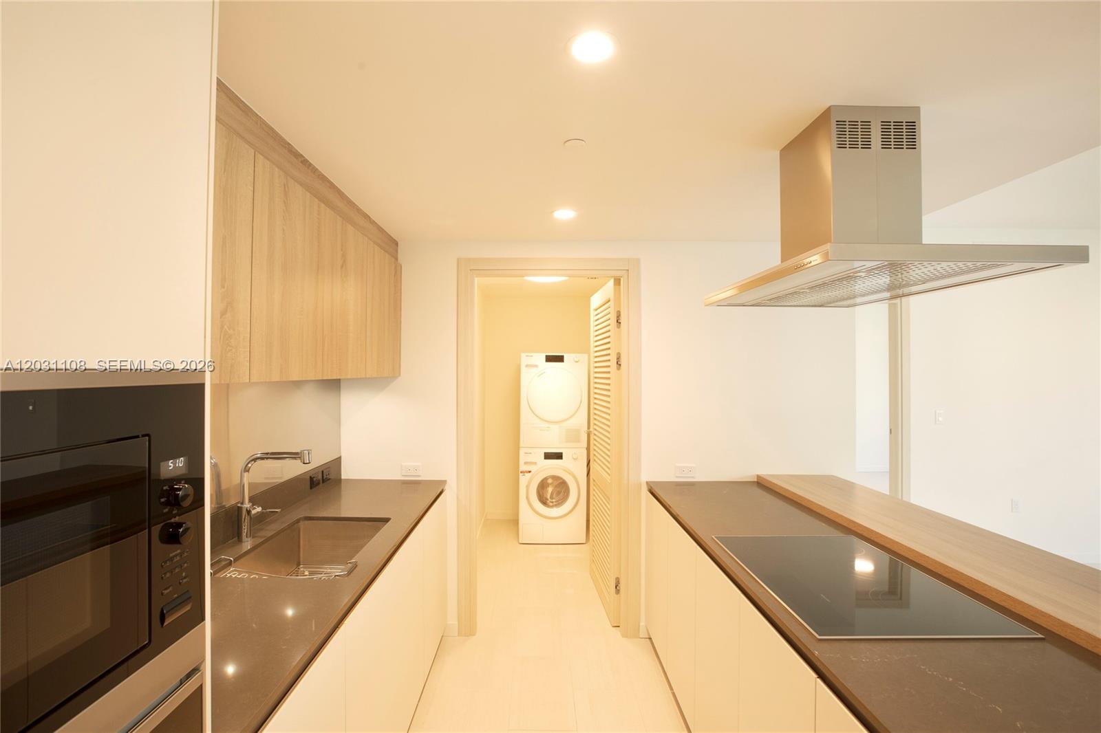1000 Brickell Plz #4609 Miami, FL 33131