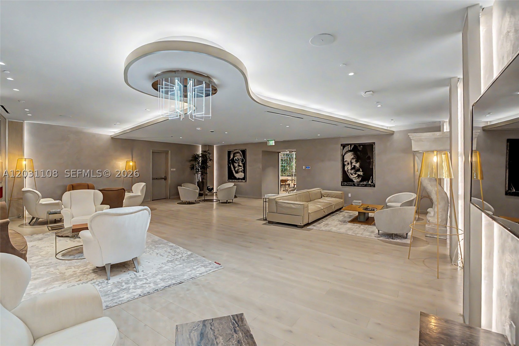 image Brickell Flatiron76