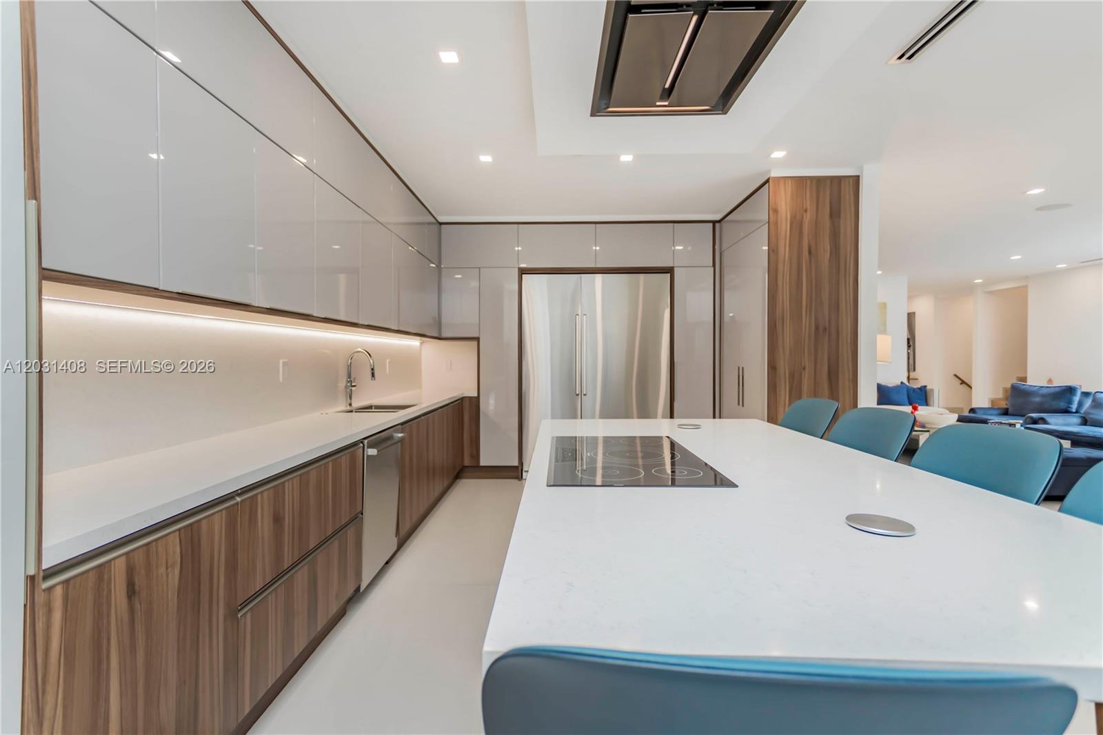 301 E Shore Dr E #301 Miami, FL 33133