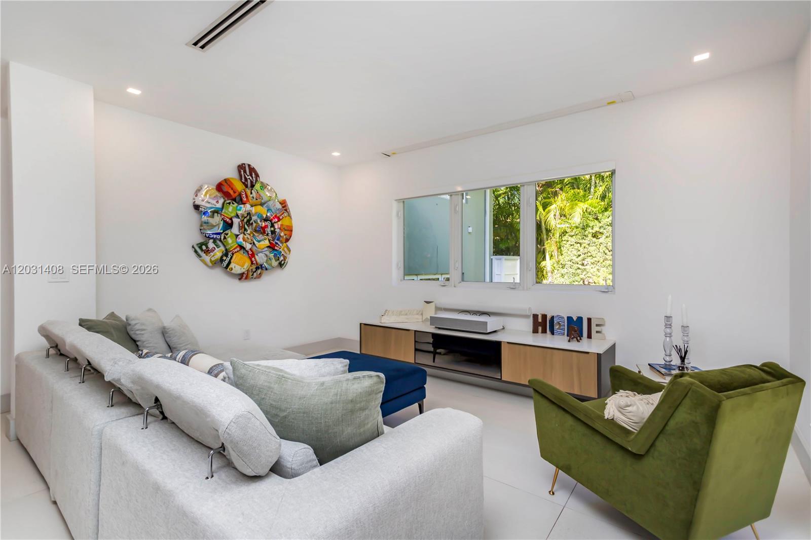 301 E Shore Dr E #301 Miami, FL 33133