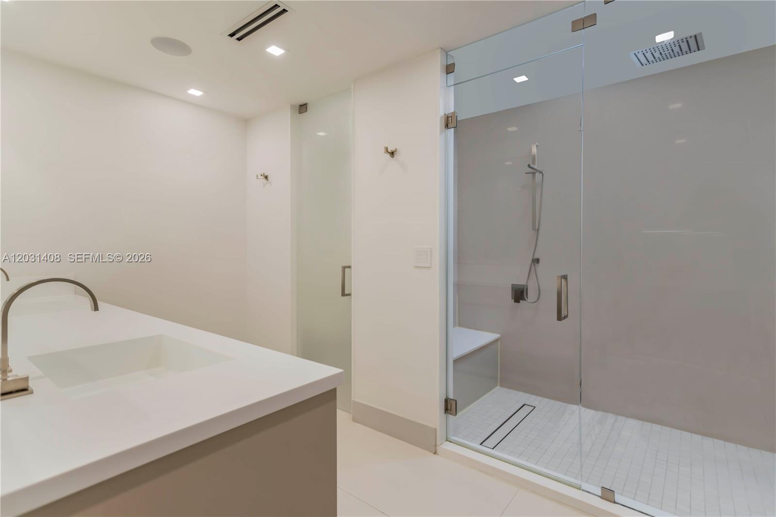 301 E Shore Dr E #301 Miami, FL 33133