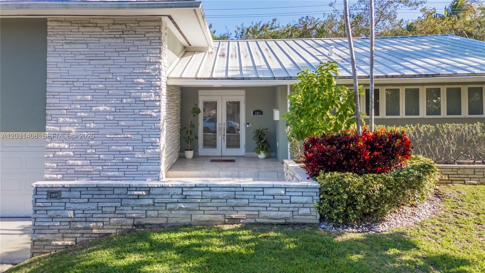 301 E Shore Dr E #301 Miami, FL 33133