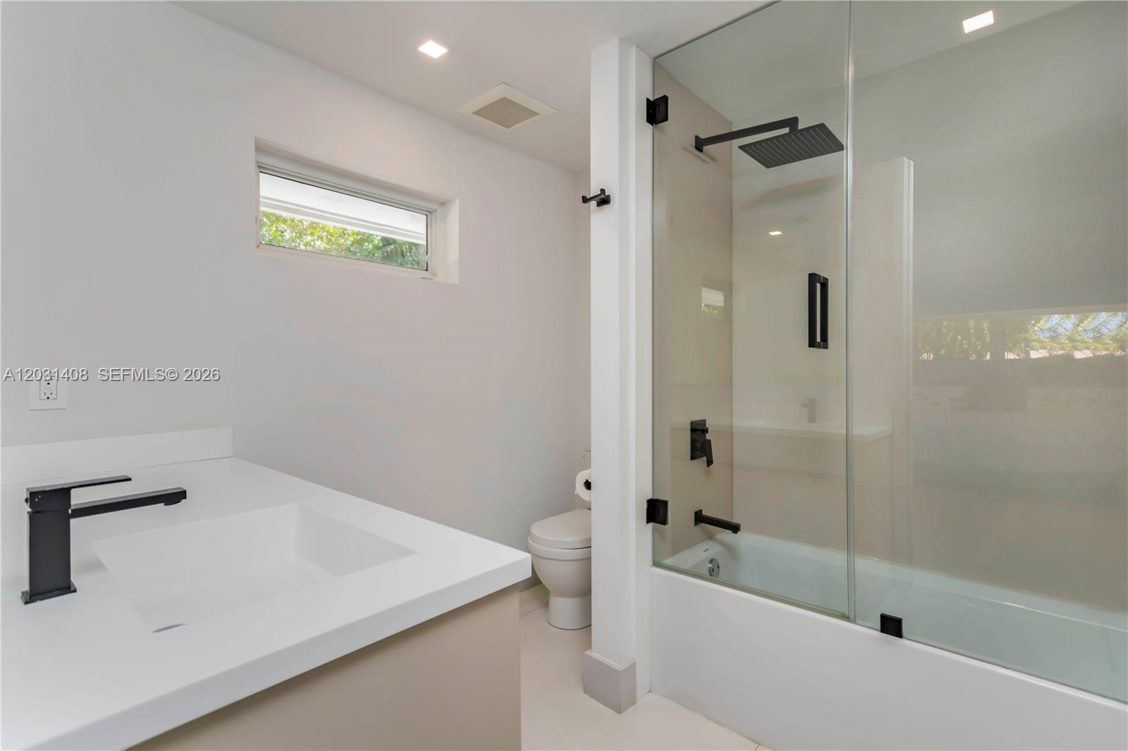 301 E Shore Dr E #301 Miami, FL 33133