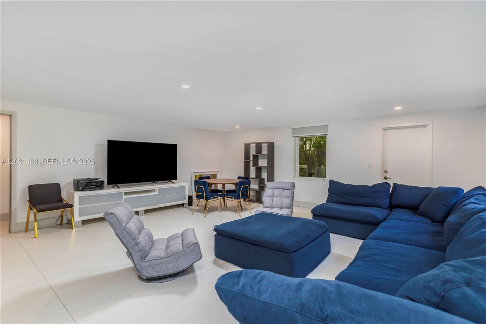 301 E Shore Dr E #301 Miami, FL 33133