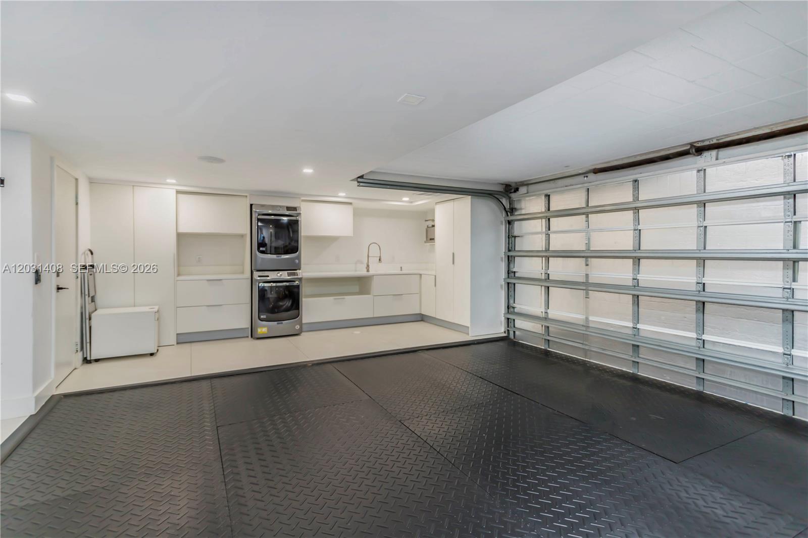 301 E Shore Dr E #301 Miami, FL 33133