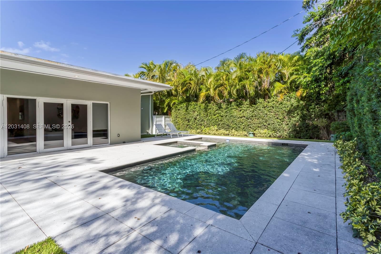 301 E Shore Dr E #301 Miami, FL 33133