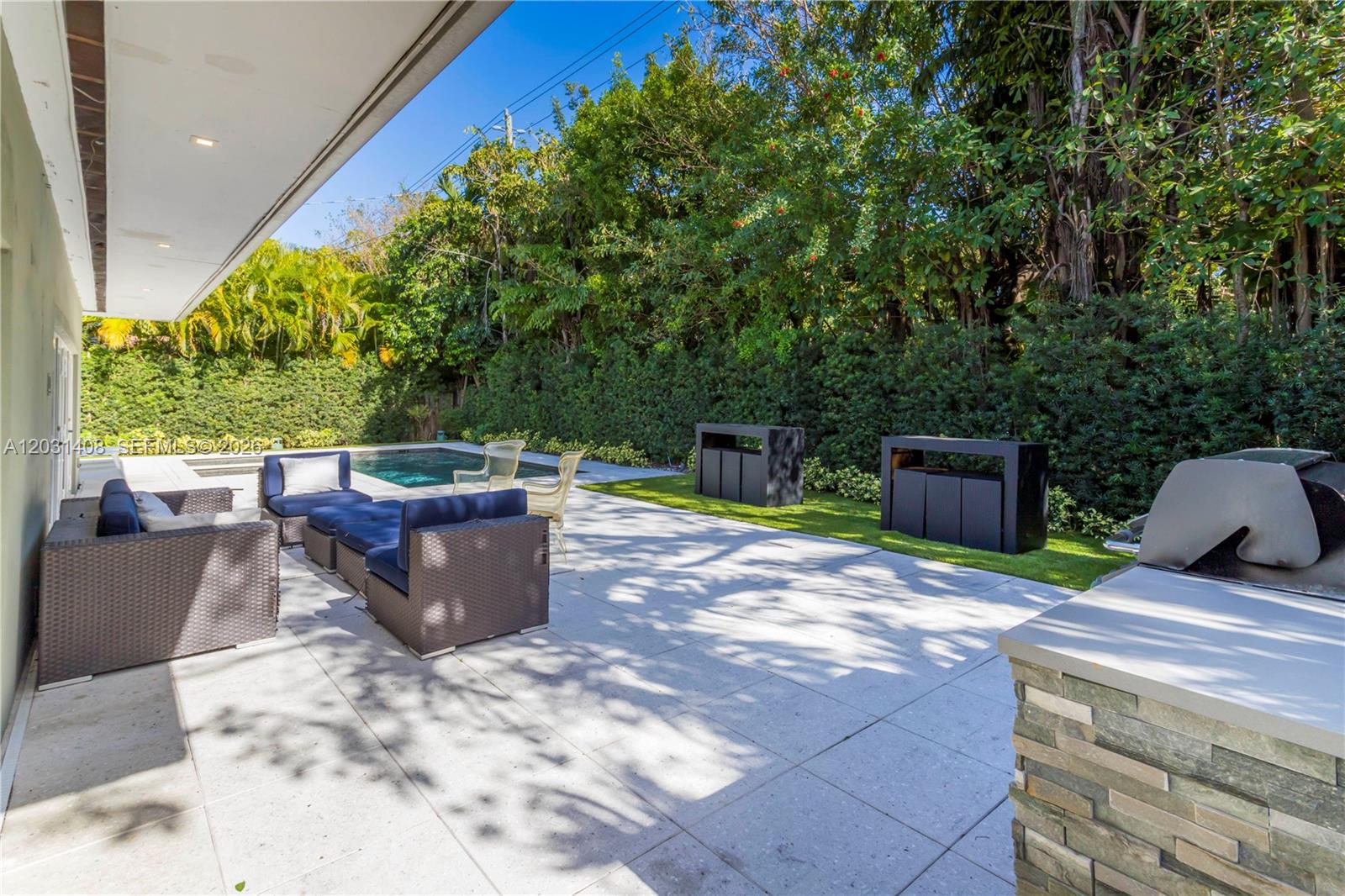 301 E Shore Dr E #301 Miami, FL 33133