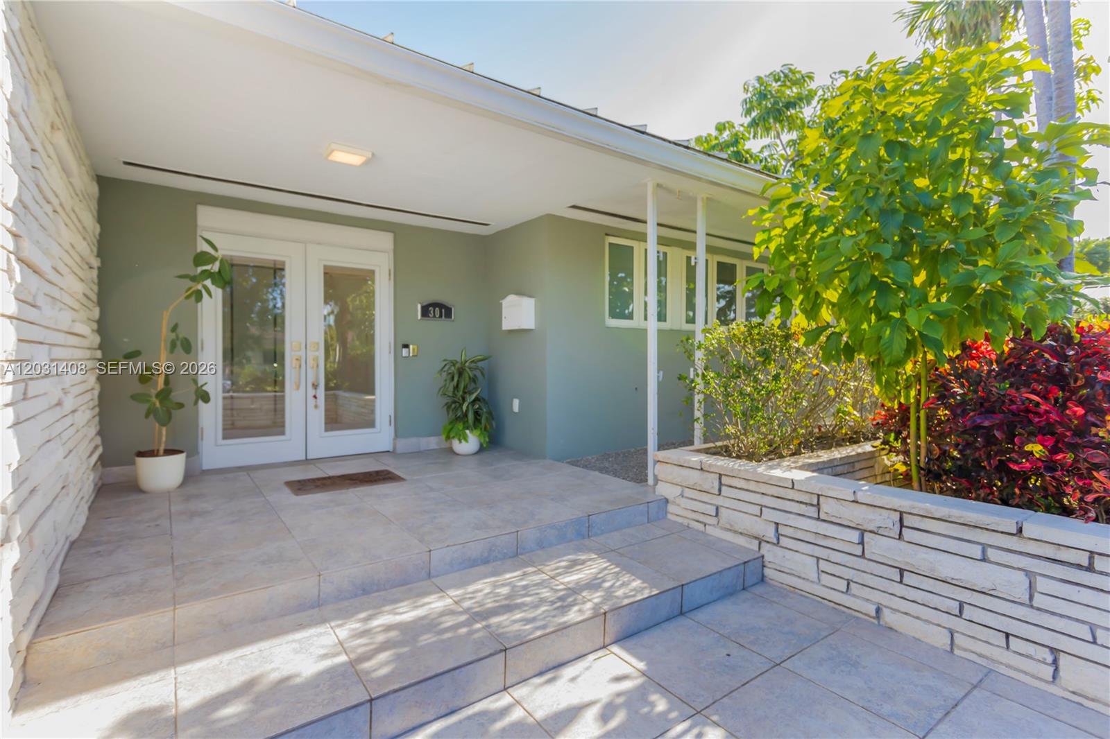 301 E Shore Dr E #301 Miami, FL 33133