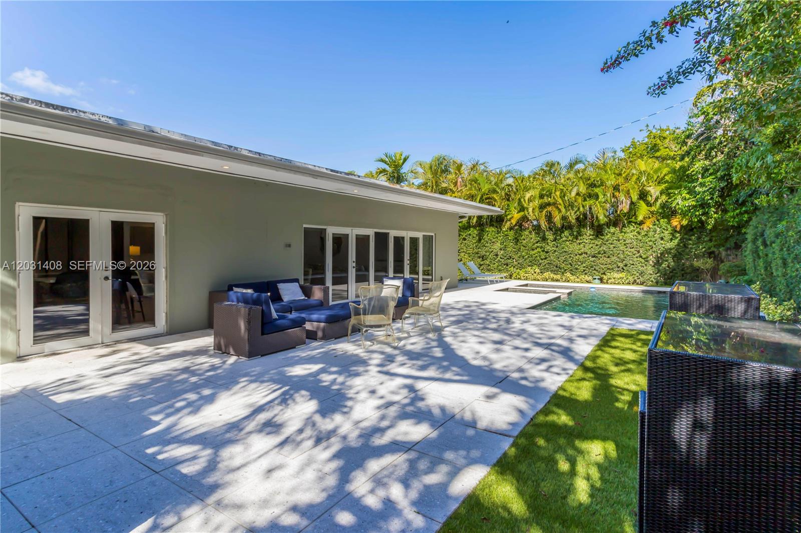 301 E Shore Dr E #301 Miami, FL 33133