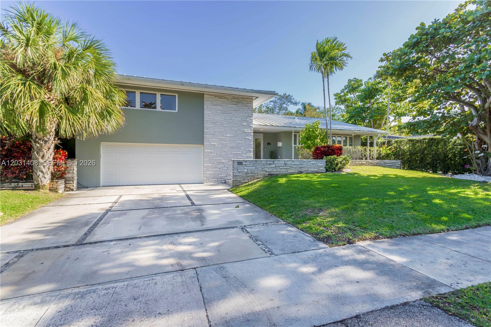 301 E Shore Dr E #301 Miami, FL 33133