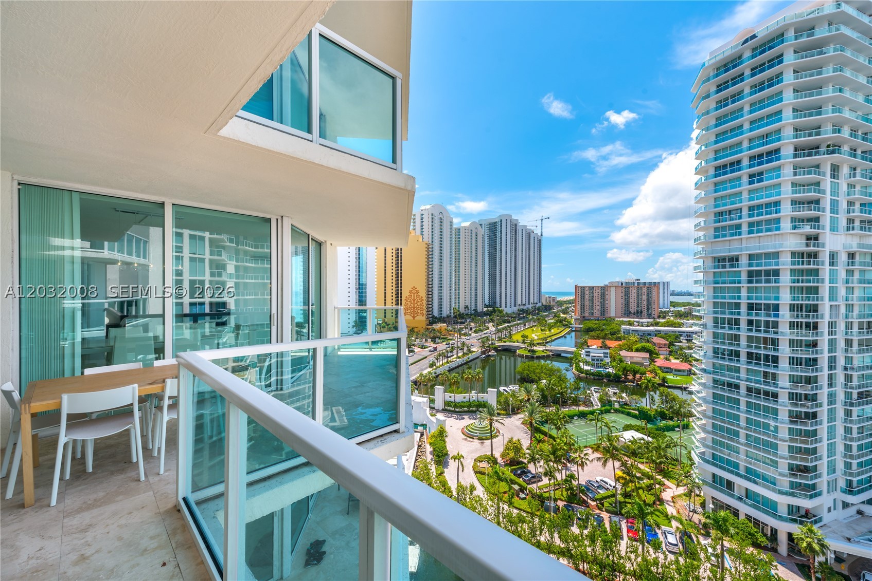 image St Tropez Sunny Isles9