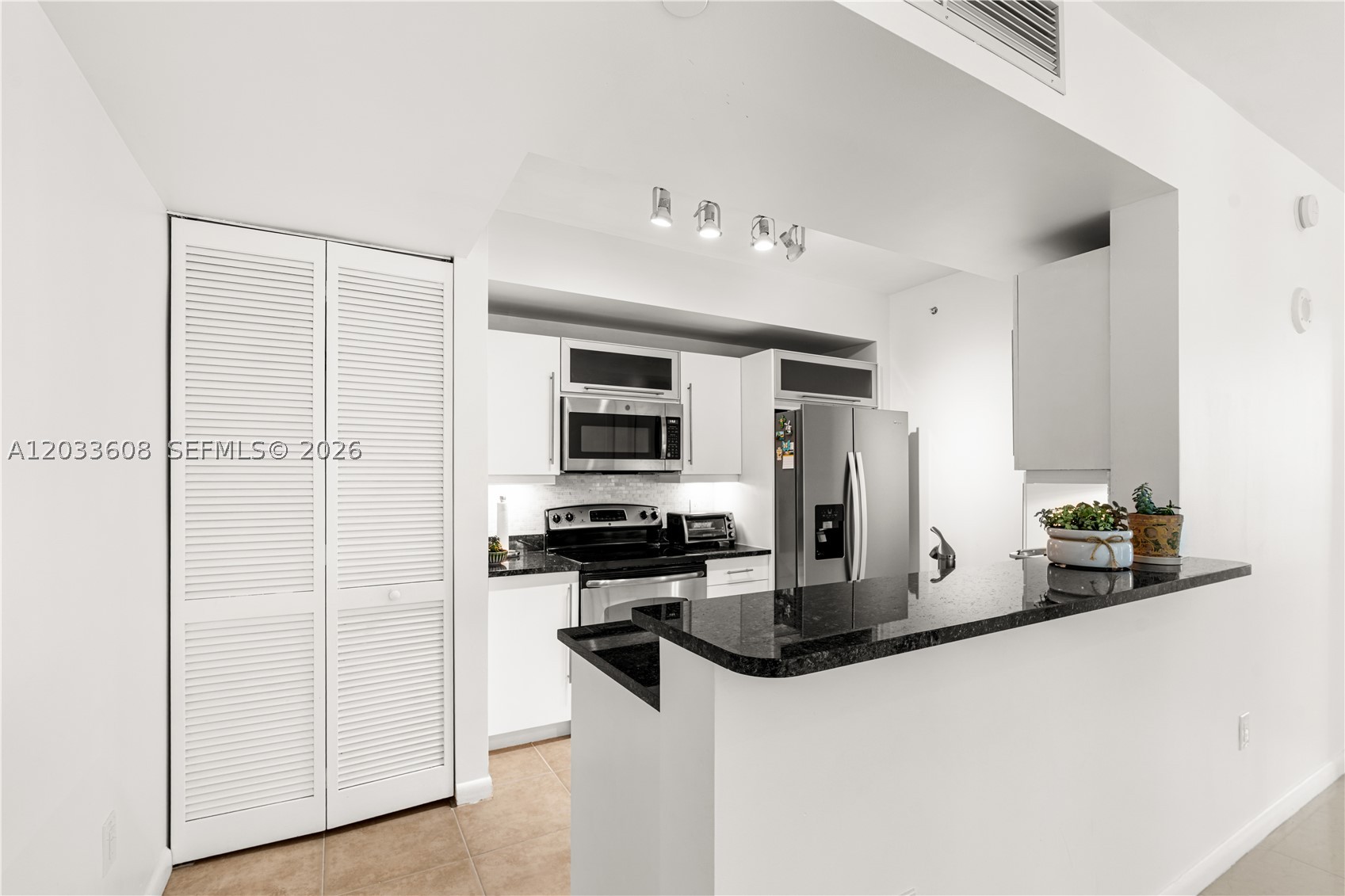 7350 SW 89th St #1610S Miami, FL 33156