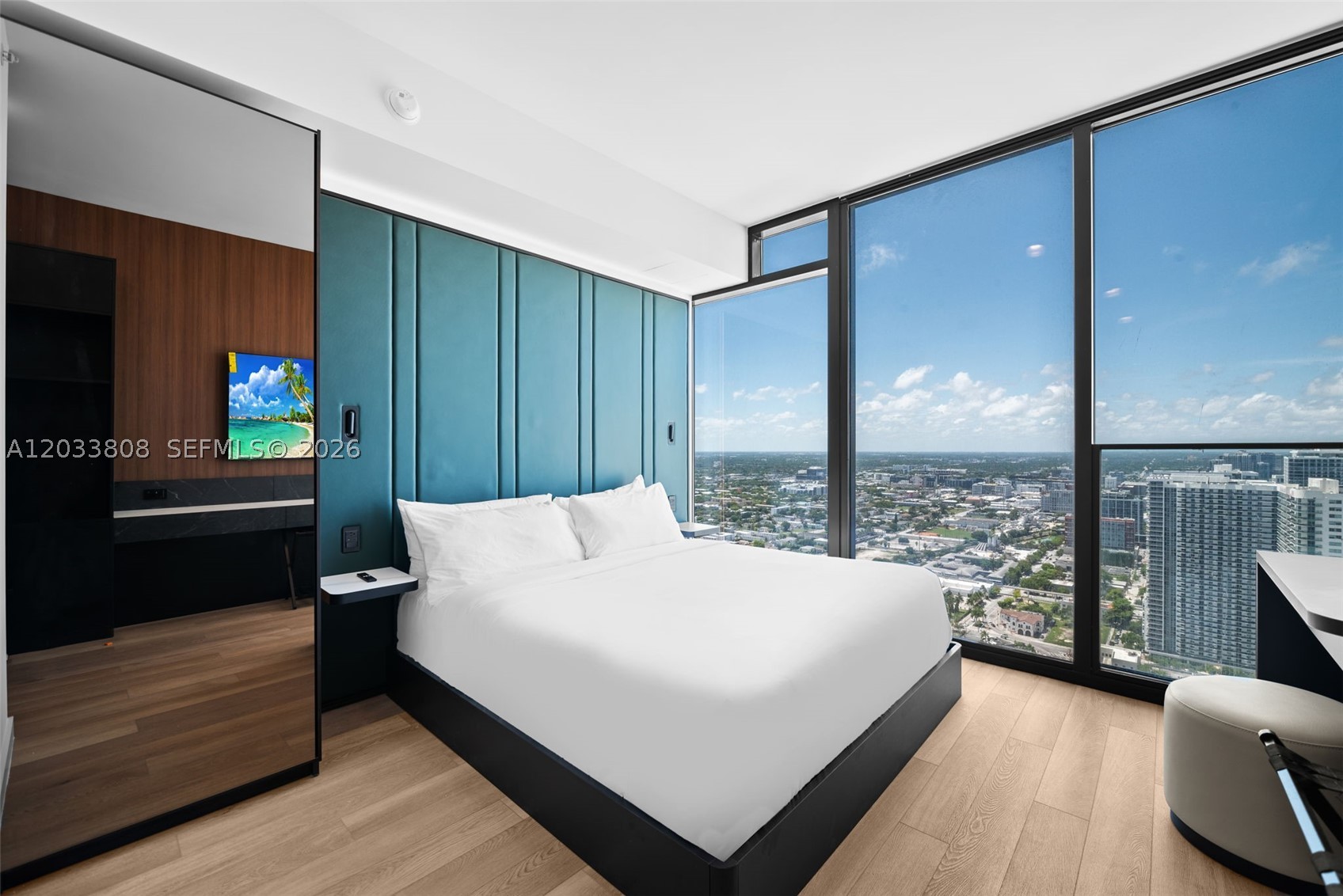 image E11EVEN Hotel & Residences20
