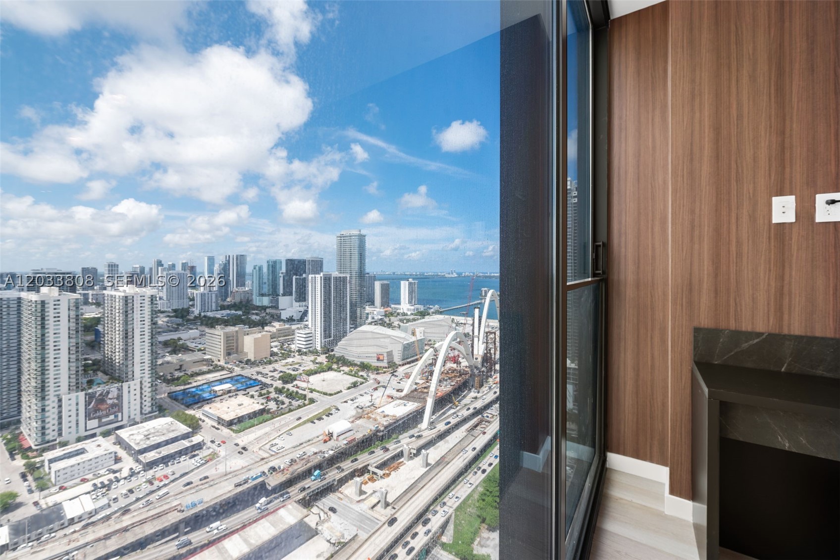 image E11EVEN Hotel & Residences25