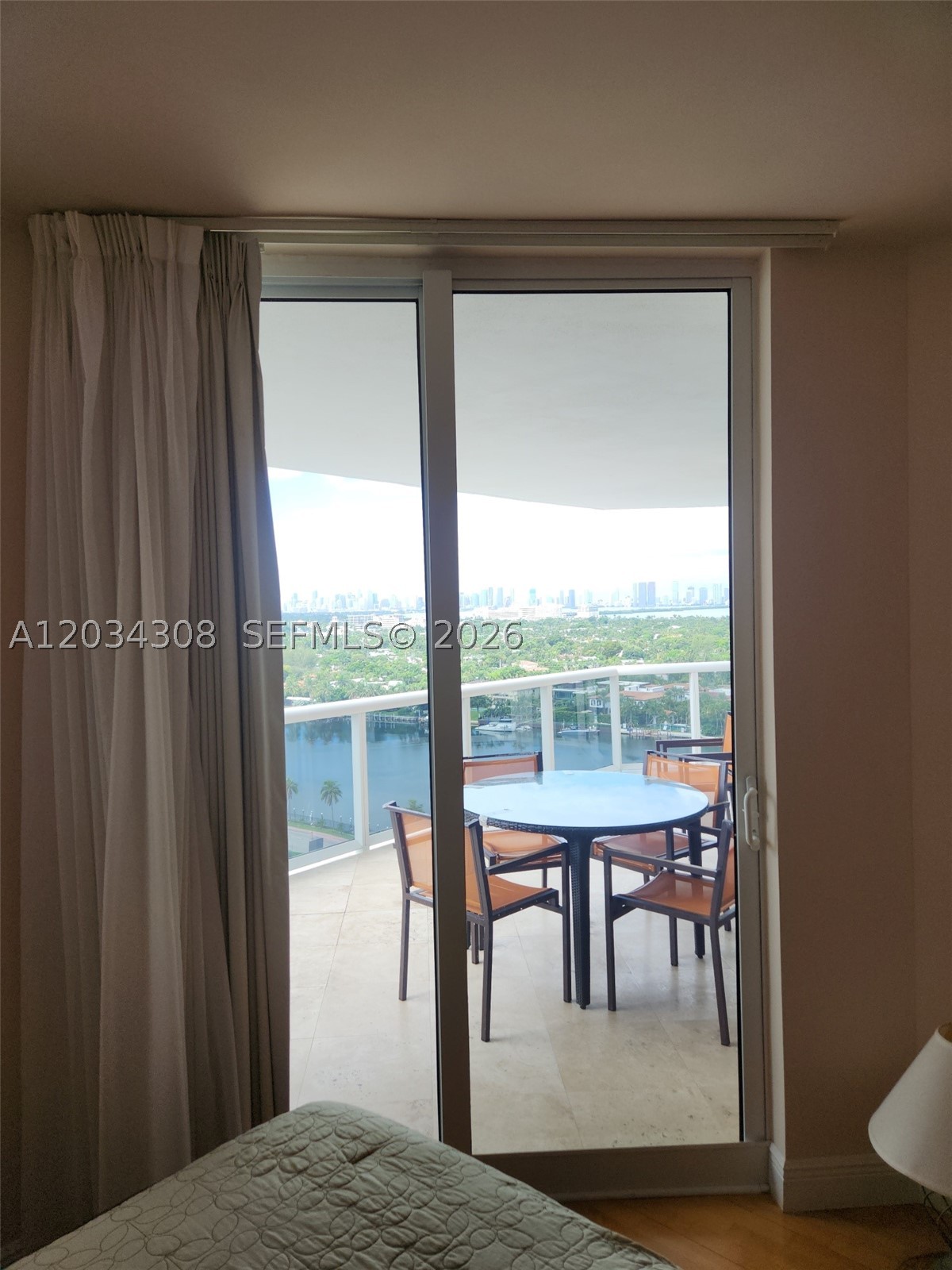 image Blue Diamond23