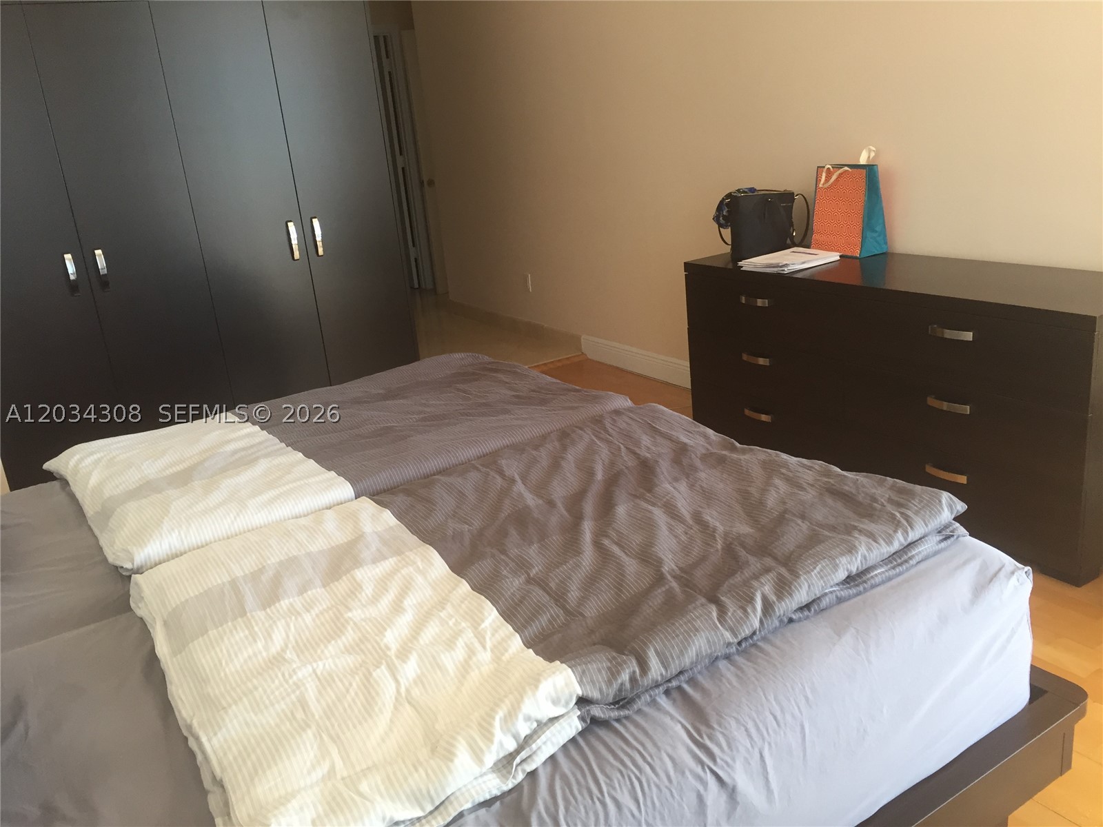 image Blue Diamond25