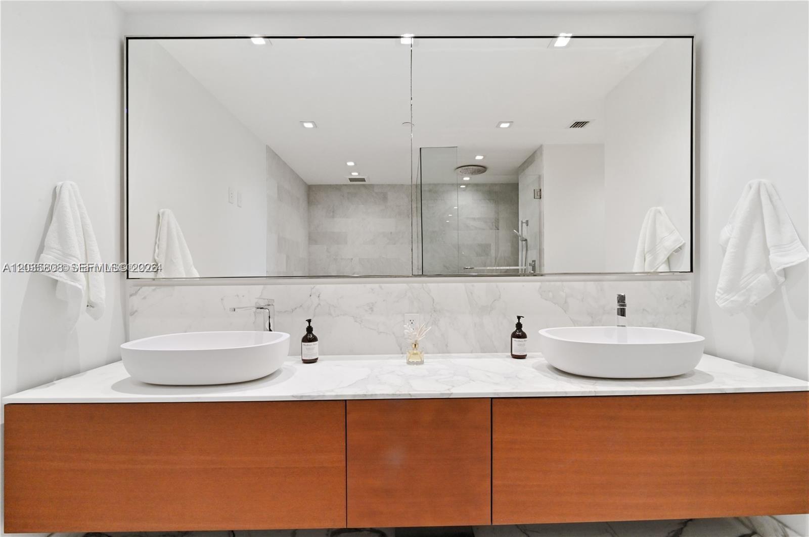 10203 Collins #305 Bal Harbour, FL 33154