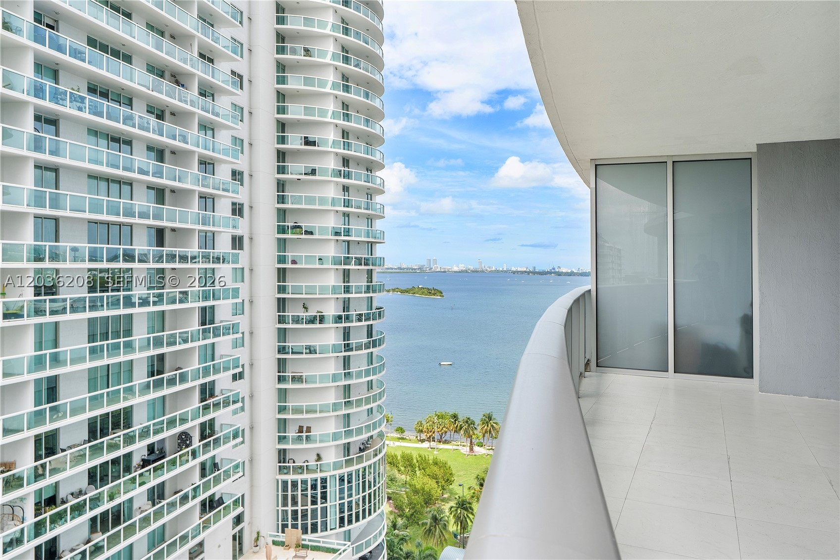 image Aria on the Bay24