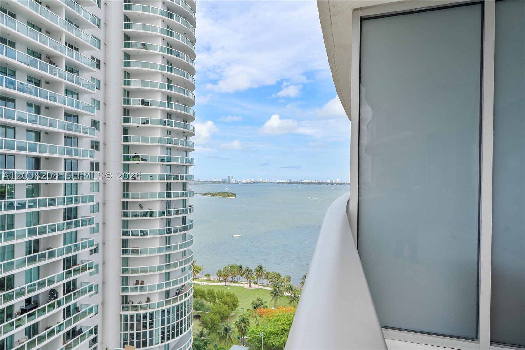 image Aria on the Bay26