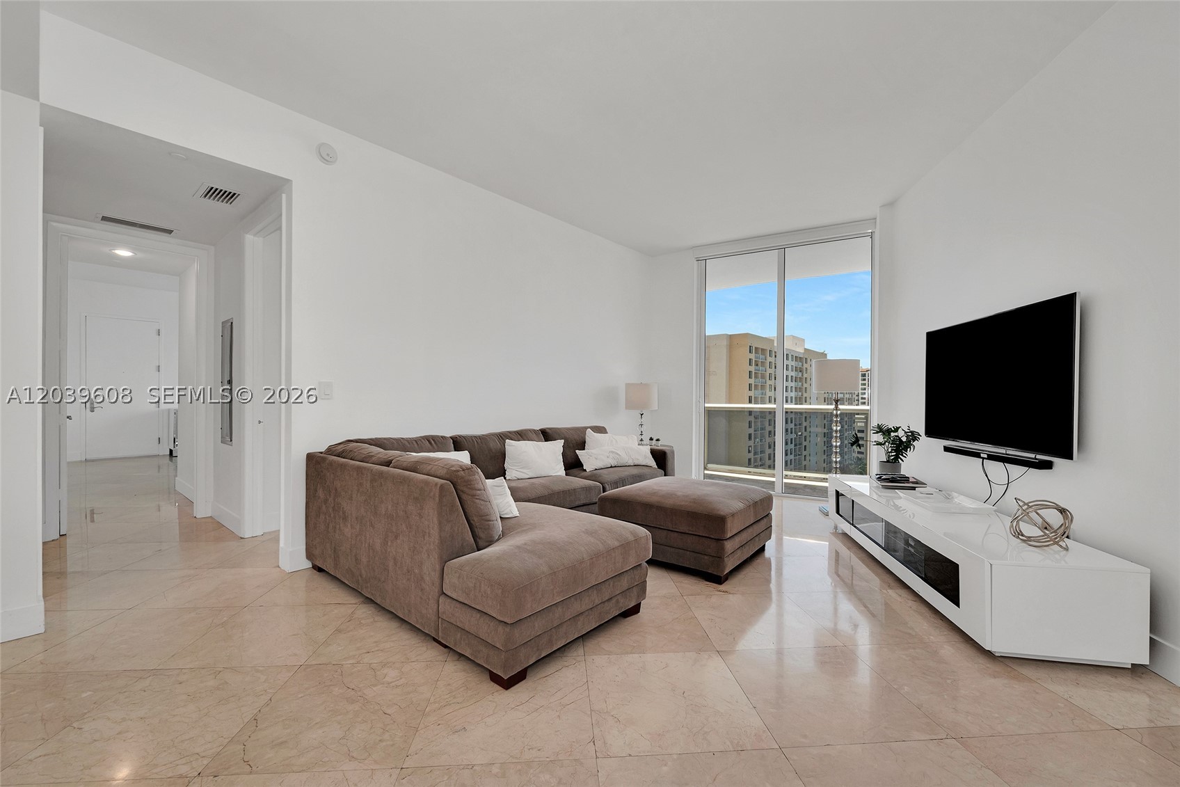 image Trump Tower I8