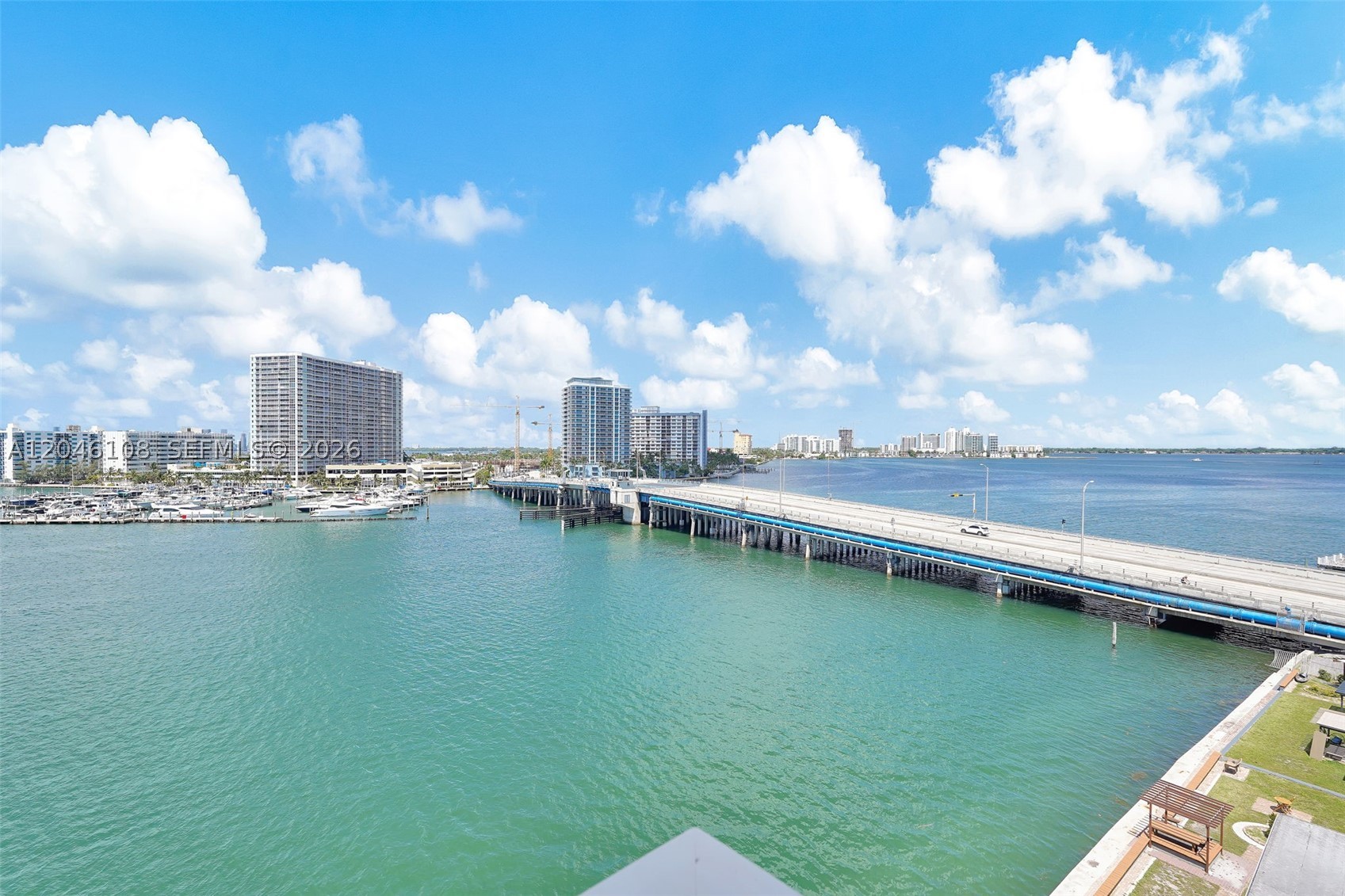 2016 Bay Dr #808