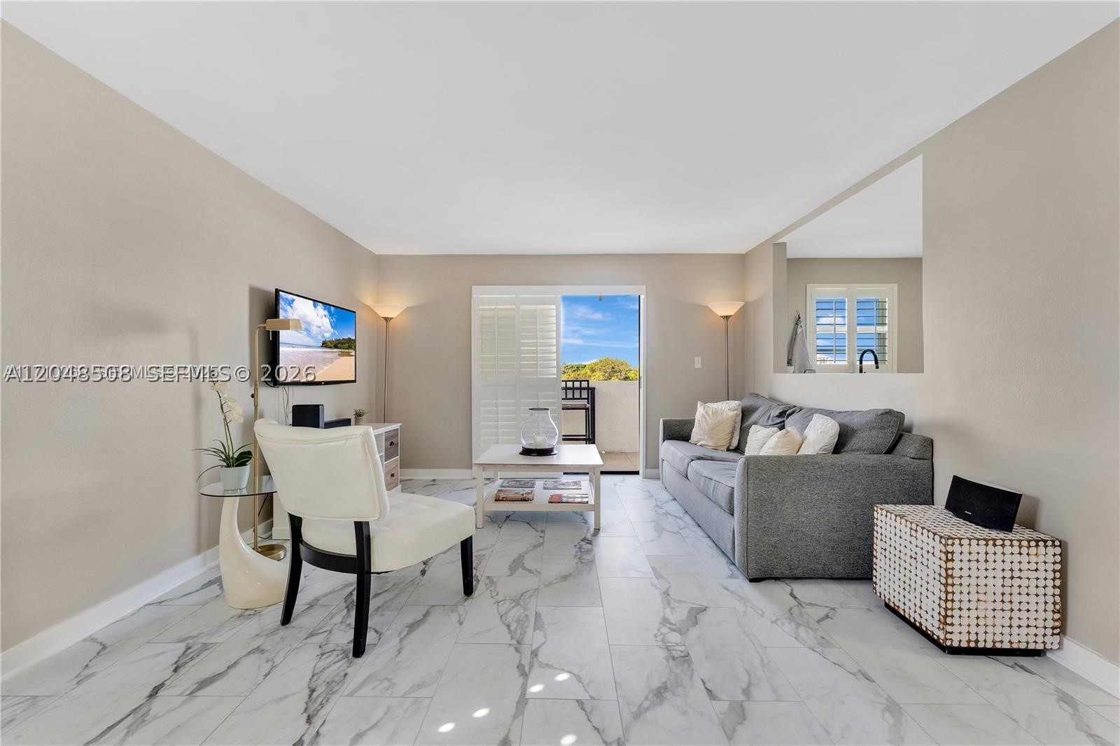 1418 Collins Ave #504