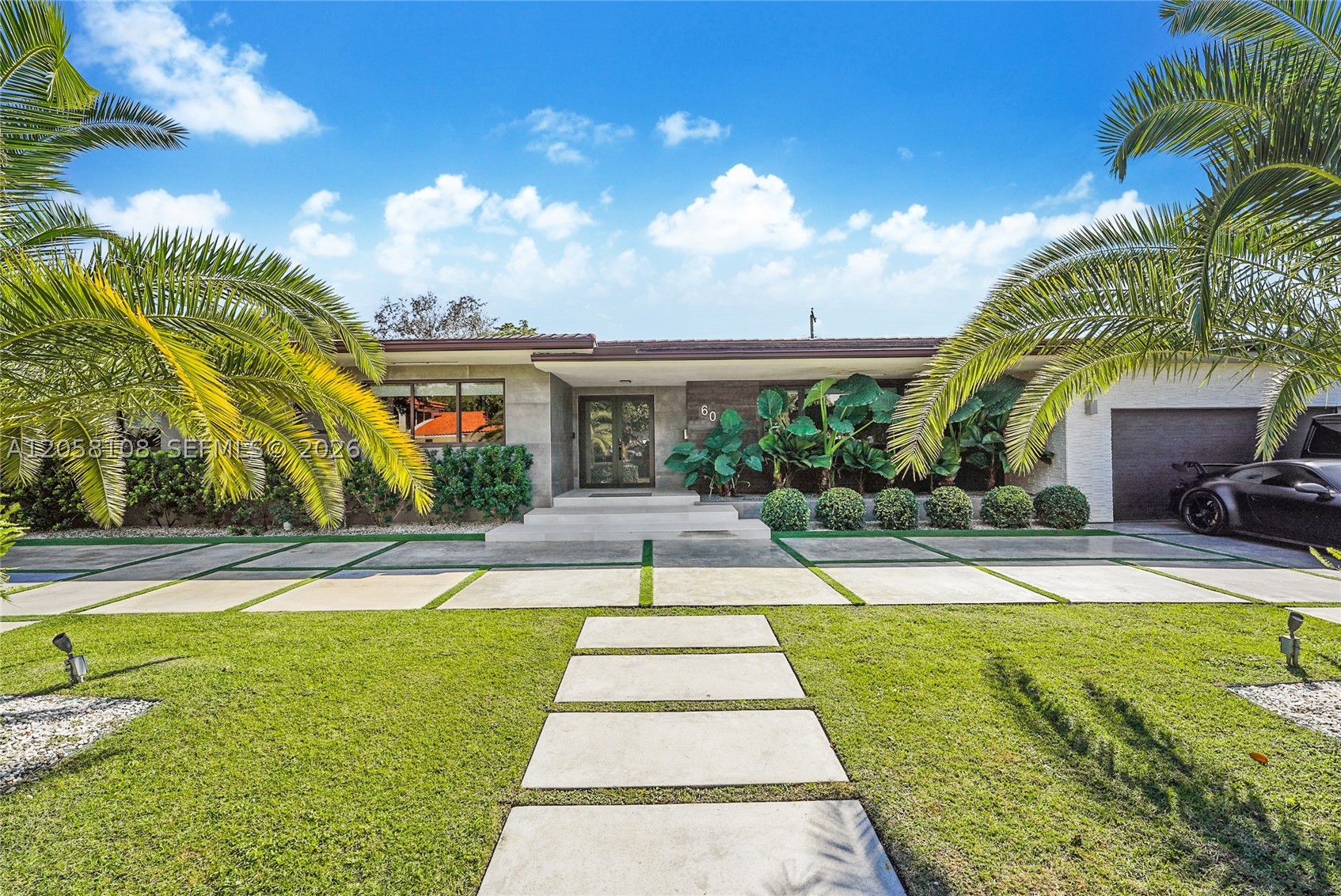 60 Shore Dr W