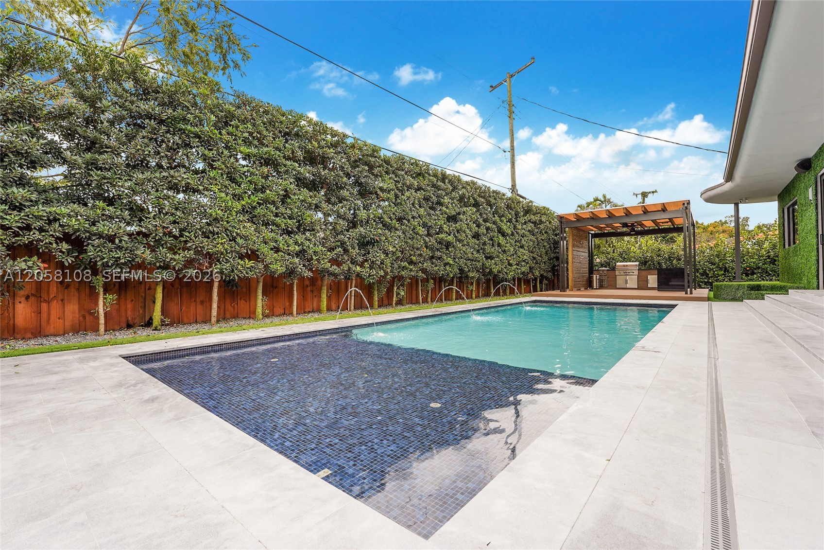 60 Shore Dr W Miami, FL 33133
