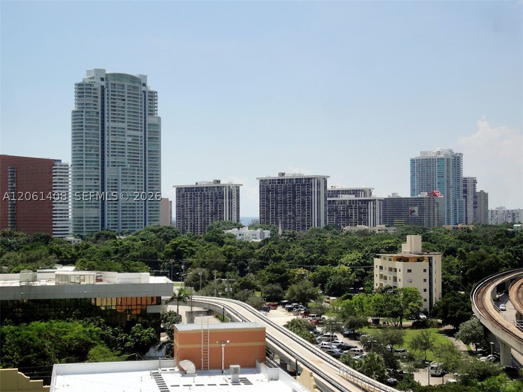 image Axis on Brickell South16