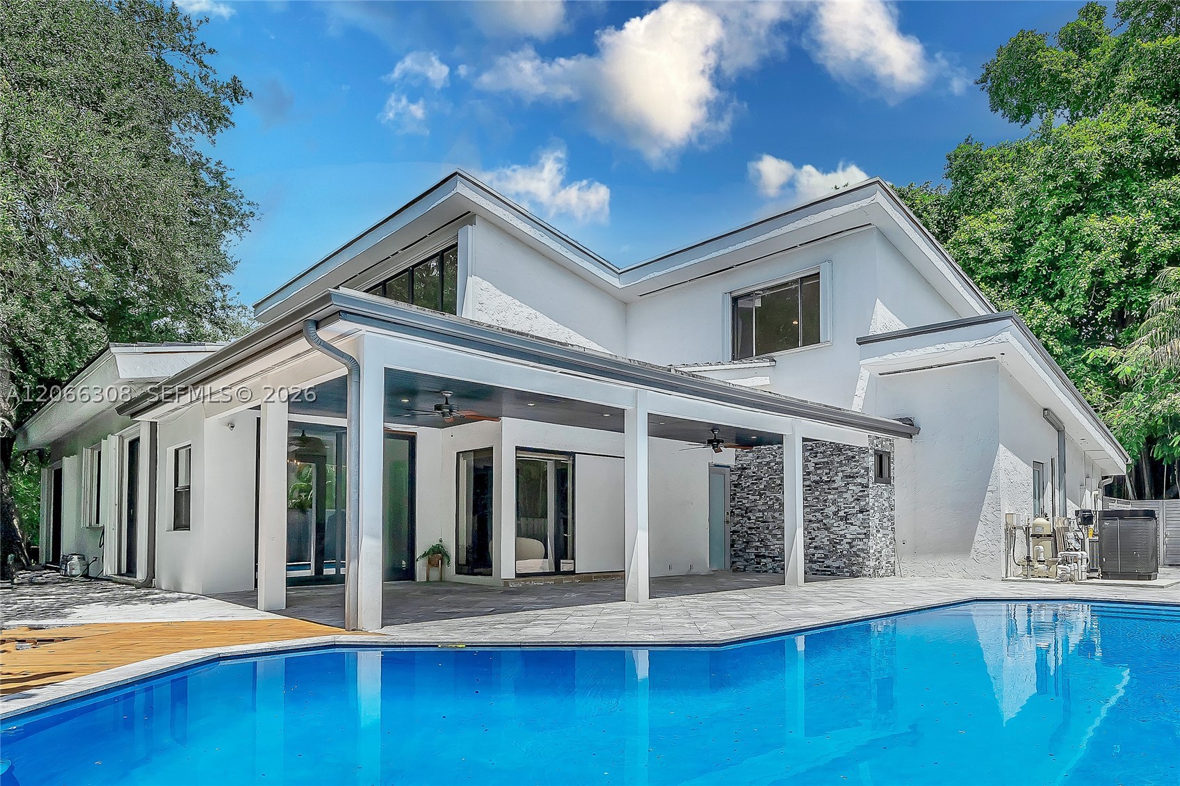 5811 SW 33rd Ter Hollywood, FL 33312