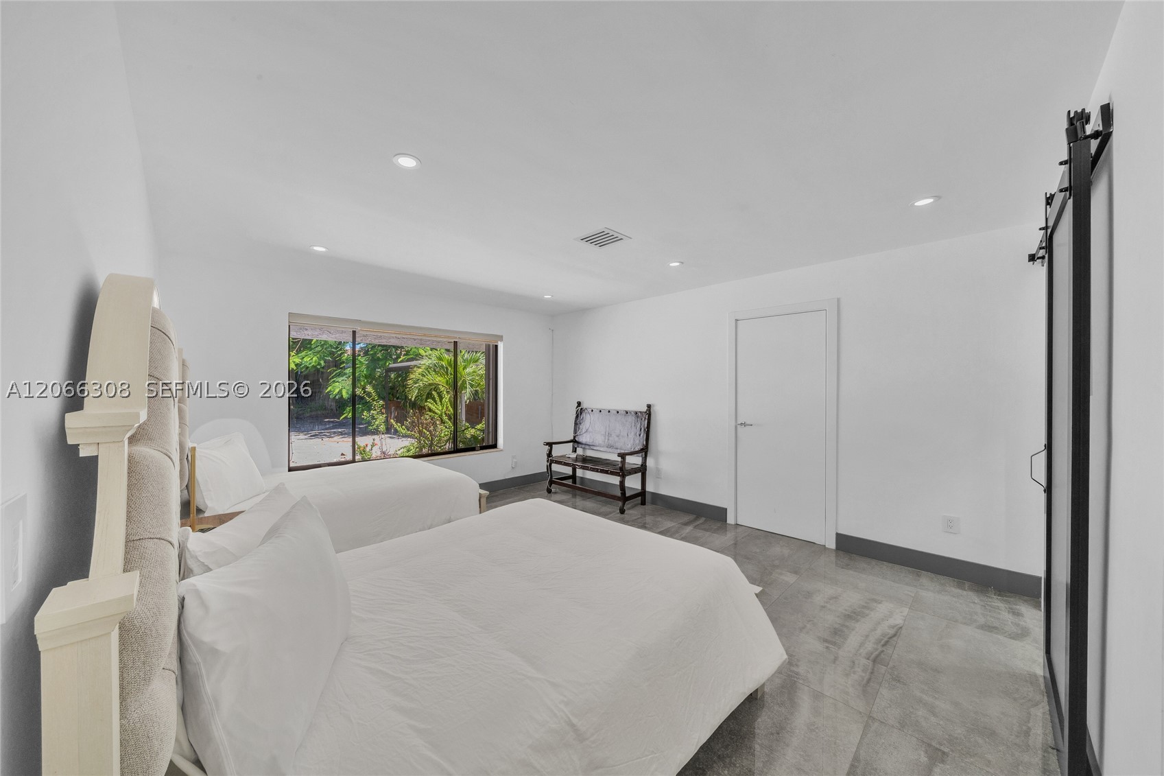 5811 SW 33rd Ter Hollywood, FL 33312
