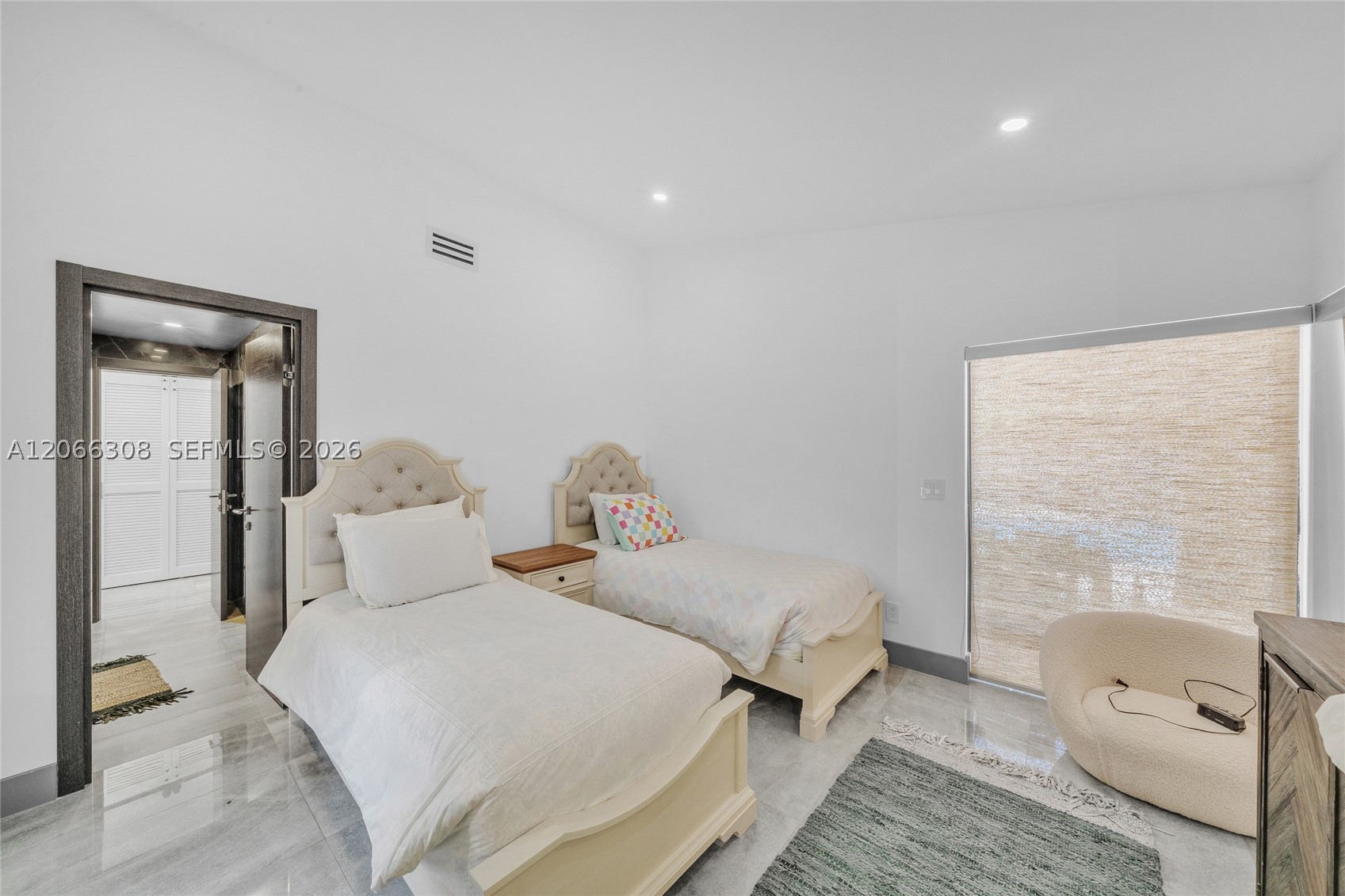5811 SW 33rd Ter Hollywood, FL 33312